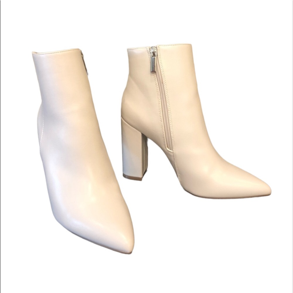 NWOT Just Fab Ankle Boot